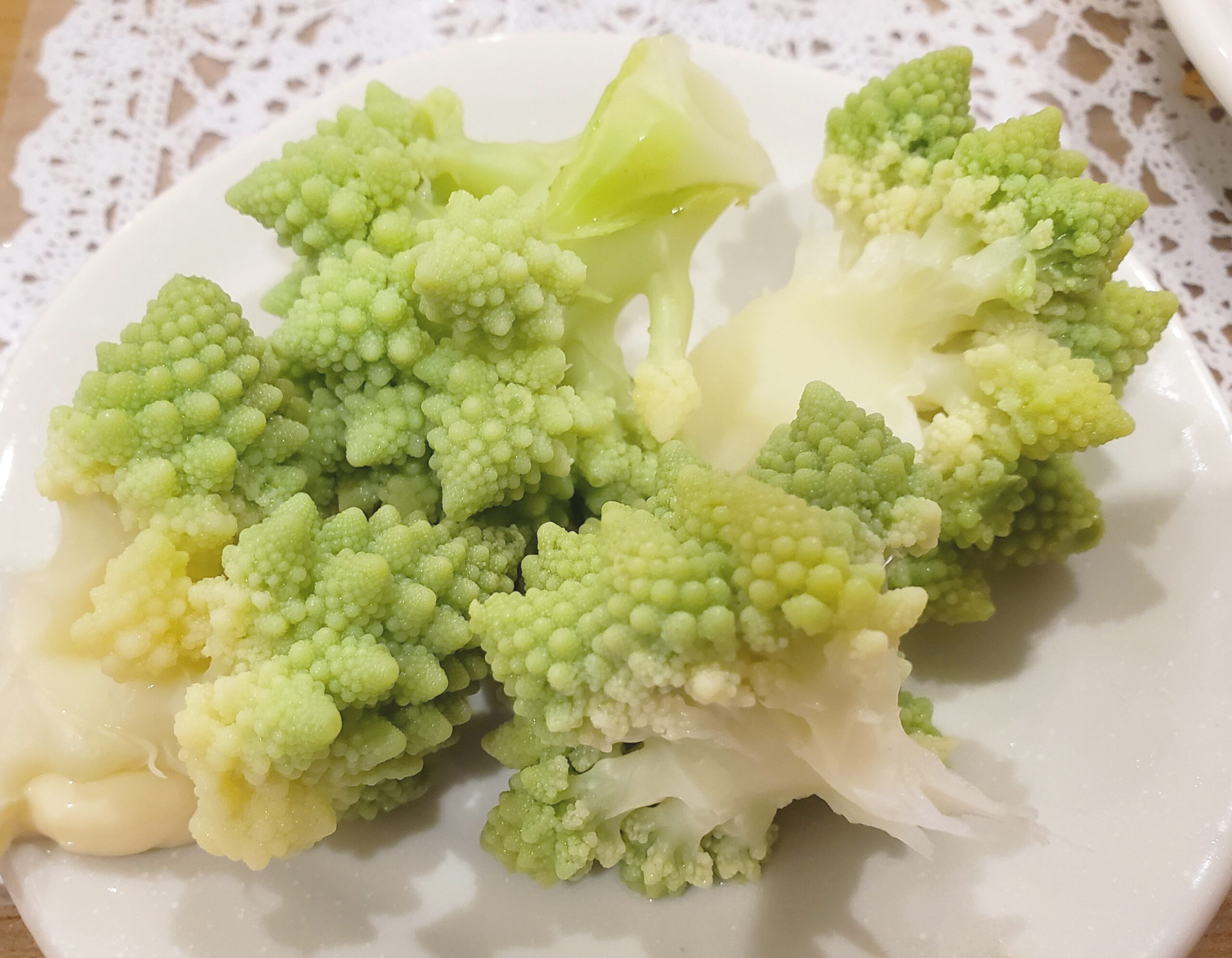 肌ツヤが抜群になる 不思議な野菜 ロマネスコ は美味しいのか ムグモグのごちそう 肌ツヤが抜群になる 不思議な野菜 ロマネスコ は美味しいのか ムグモグのごちそう
